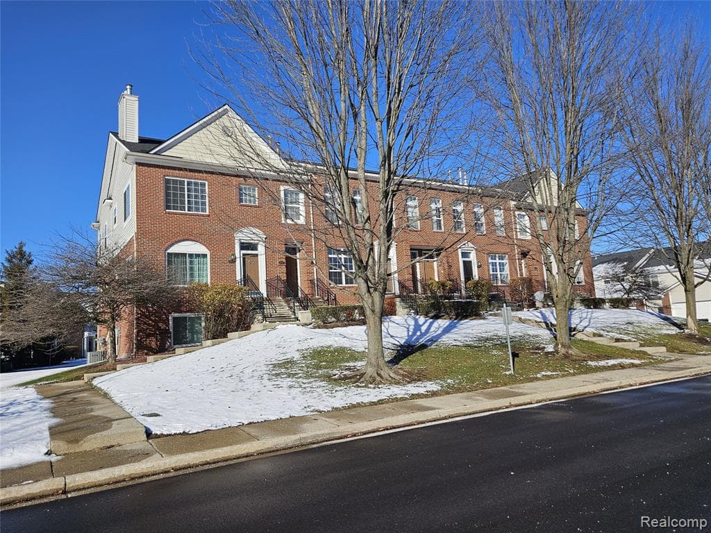 42627 Park Cresent Drive 36