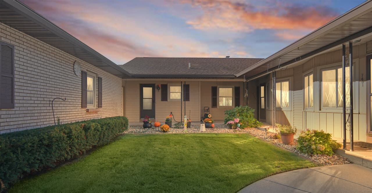 7405 Pine Grove Drive