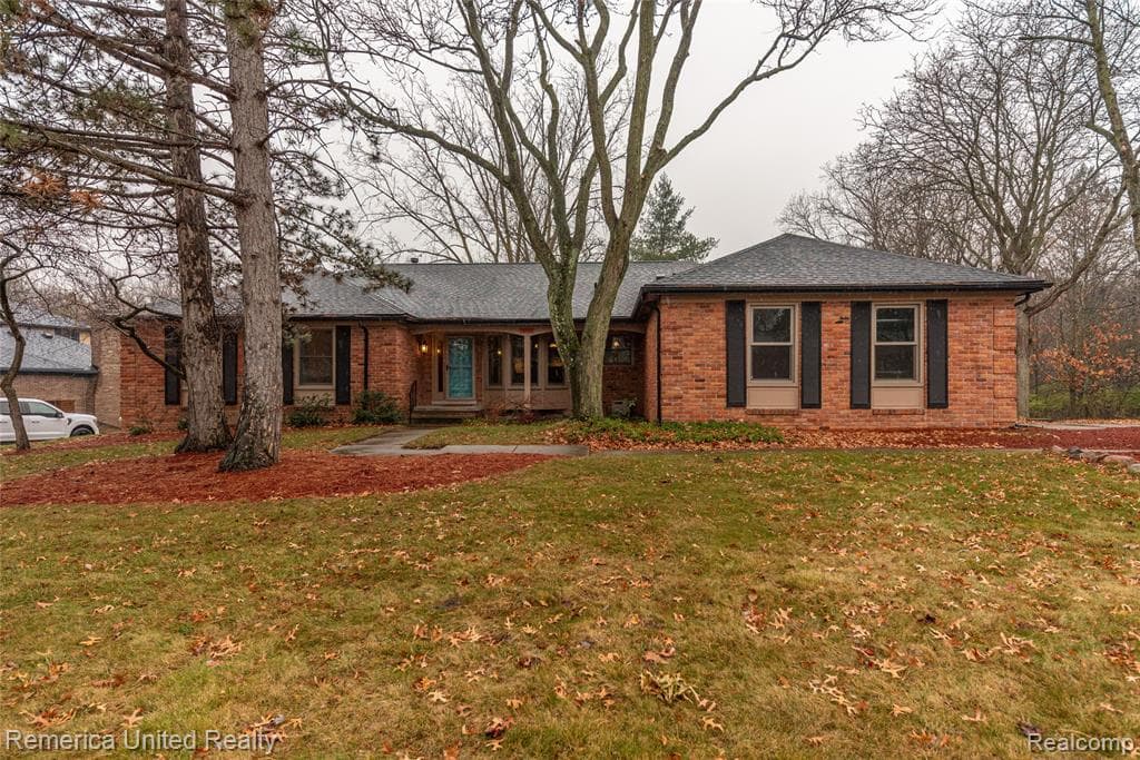 36469 Parklane Circle