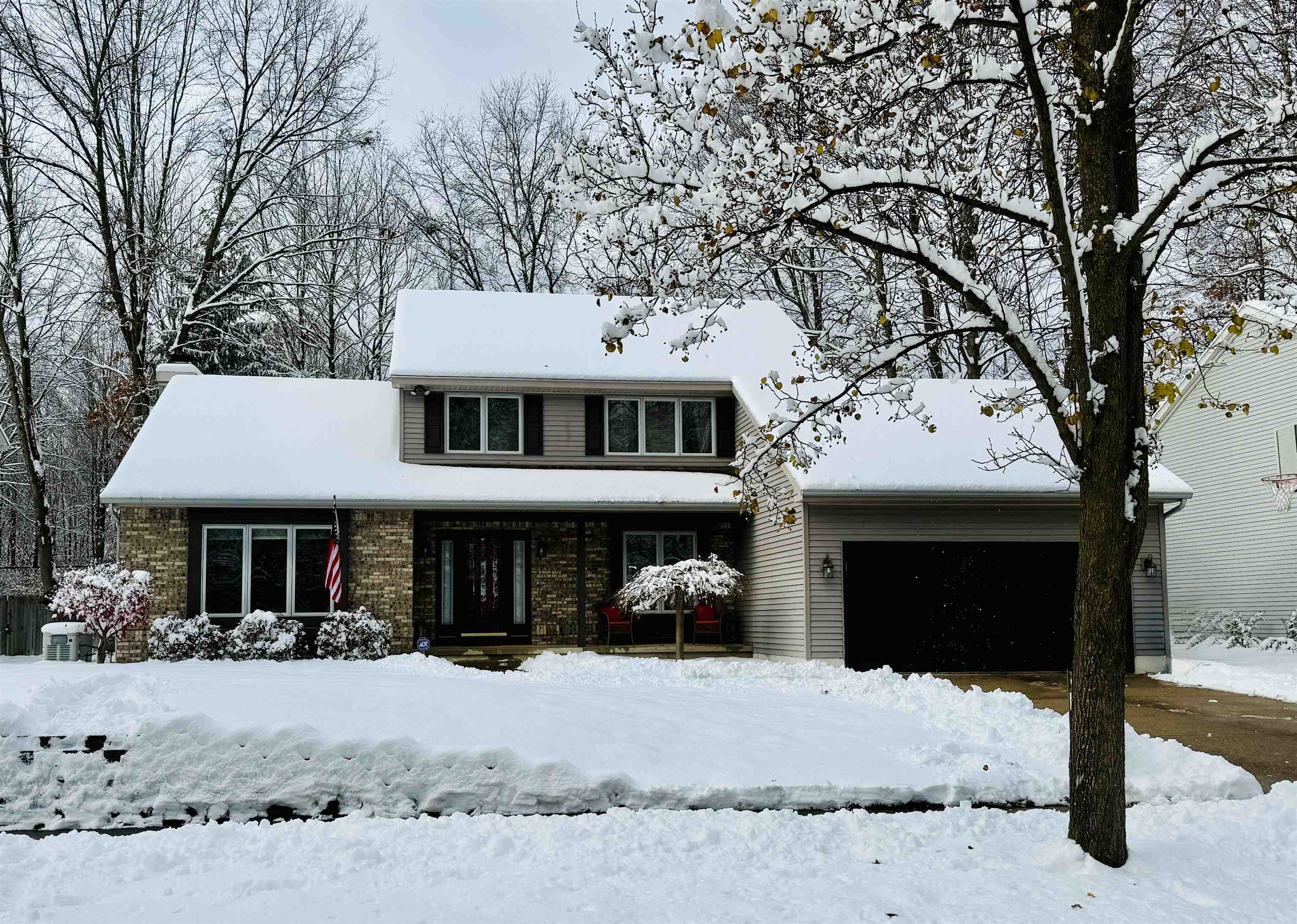 5112 Goldenwood Drive