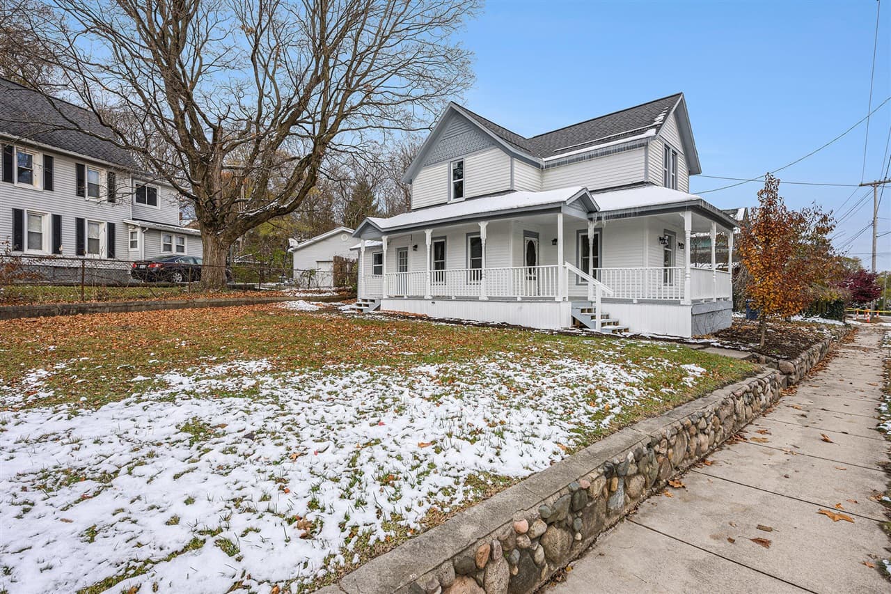 1607 E Michigan Avenue