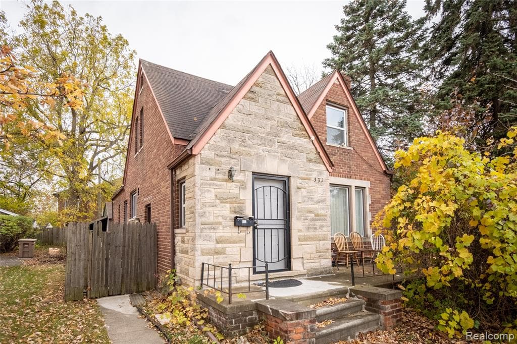 331 Elizabeth Lake Road