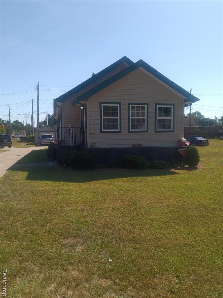 1811 S Harvey Avenue