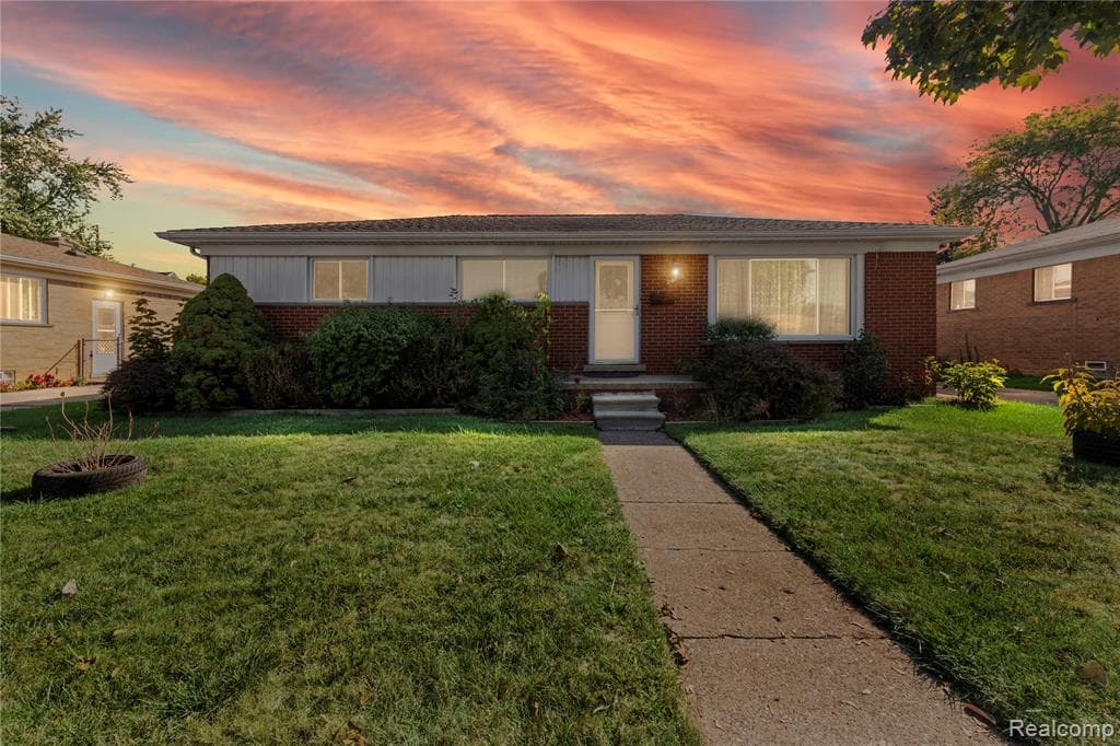 24918 Patricia Avenue