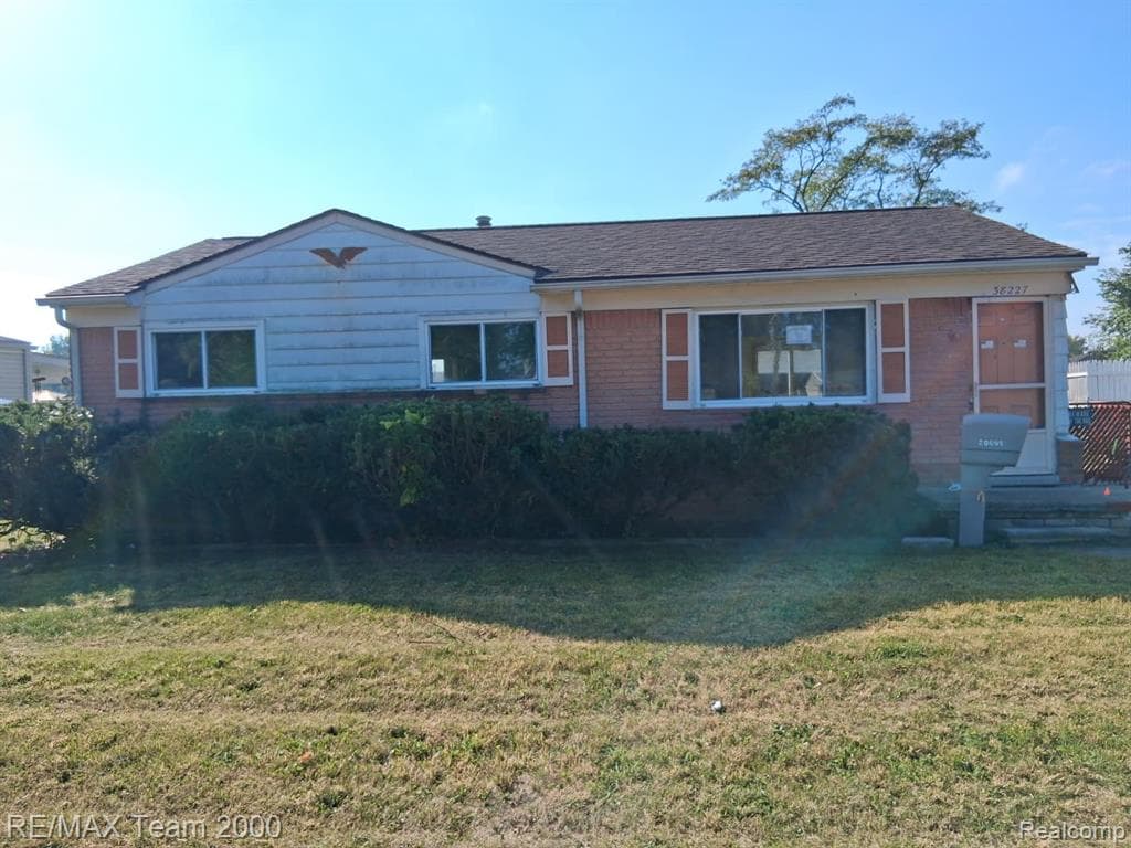 38227 Avondale Street