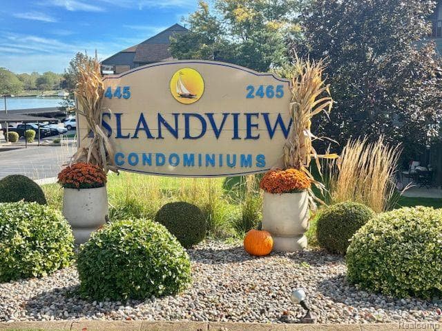 2465 Riverside Drive 212