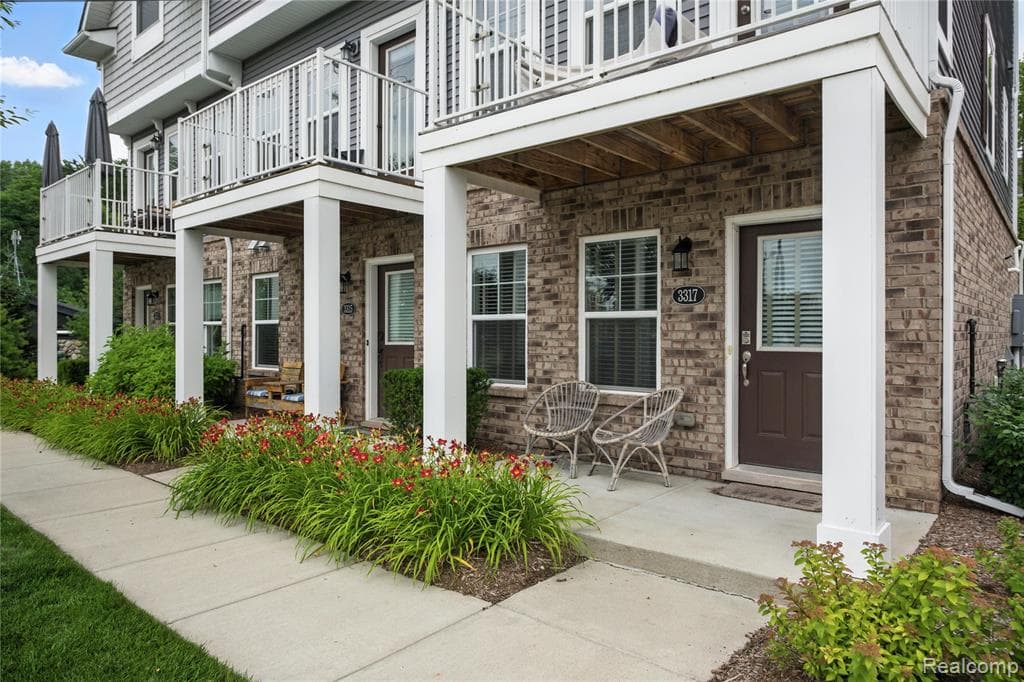 3317 Parkways Boulevard