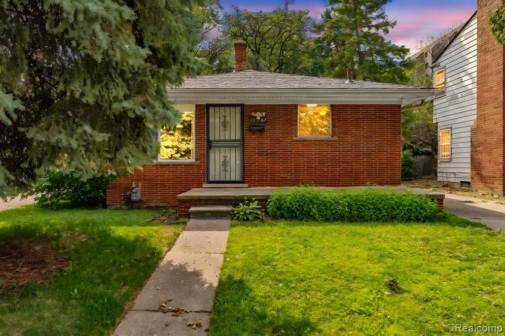 17207 Archdale Street