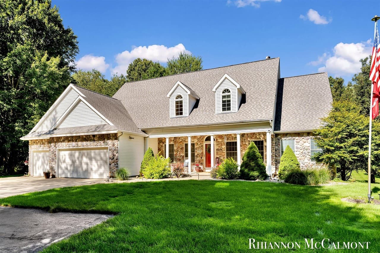 7775 N Arroyo Vista Drive