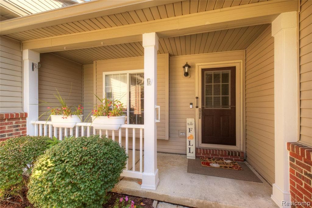 326 Redmaple Lane 365