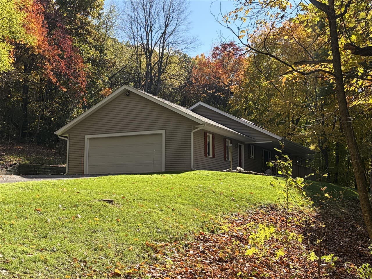 9114 N Riverview Drive