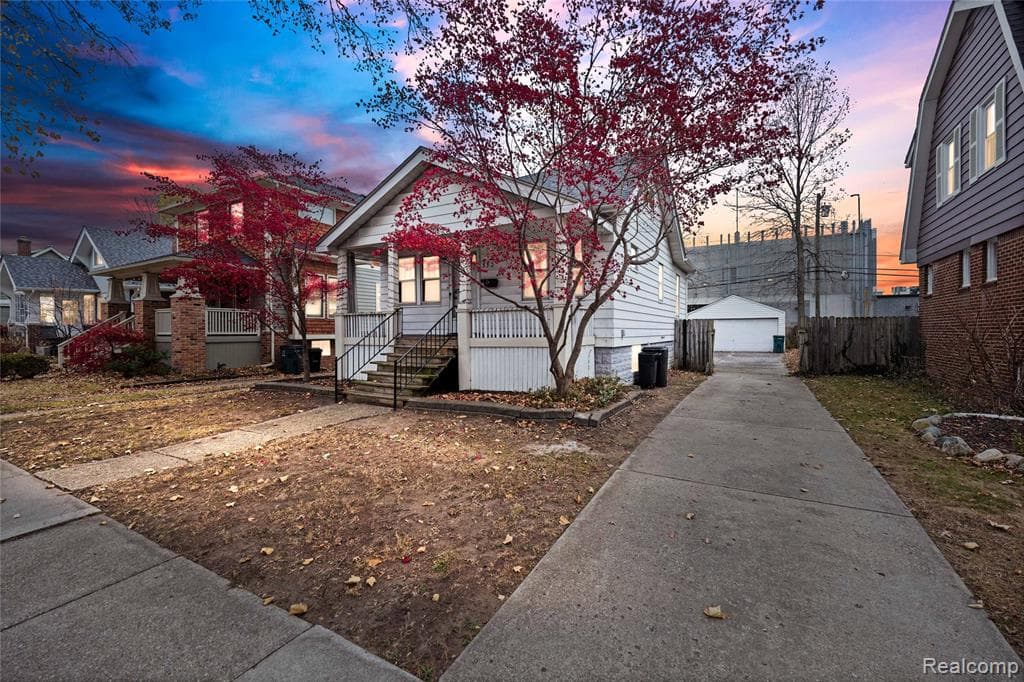 332 W Saratoga Street