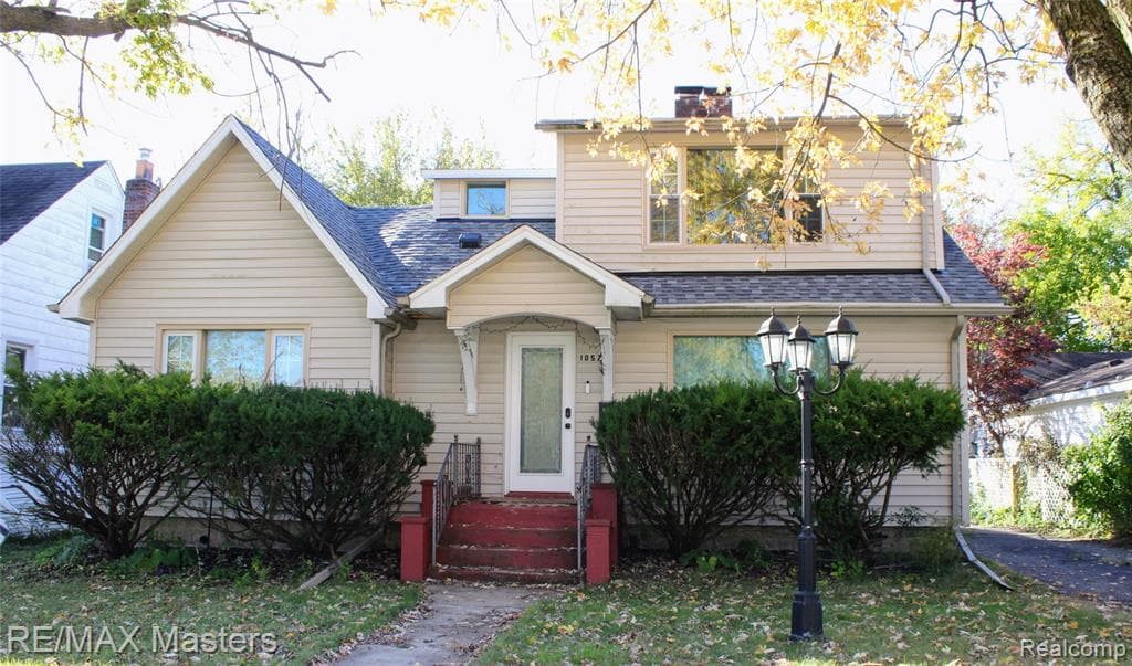 1057 La Salle Avenue