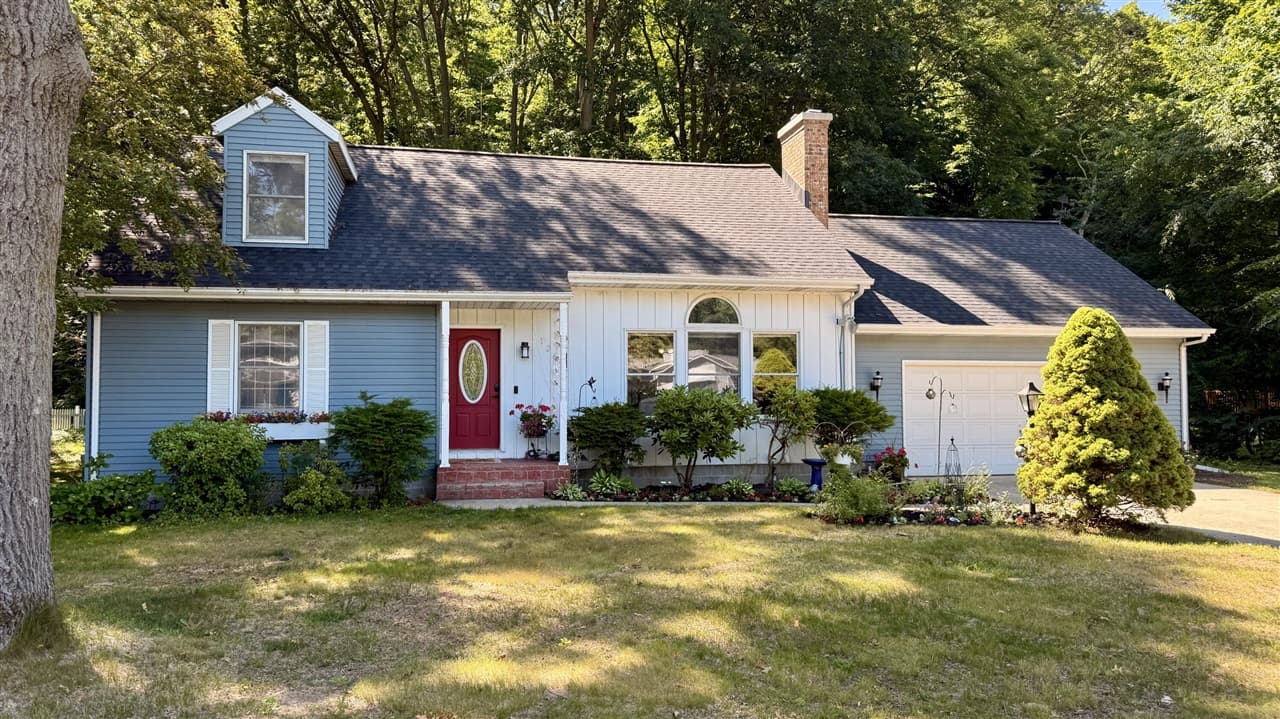 12637 Lakeshore Drive