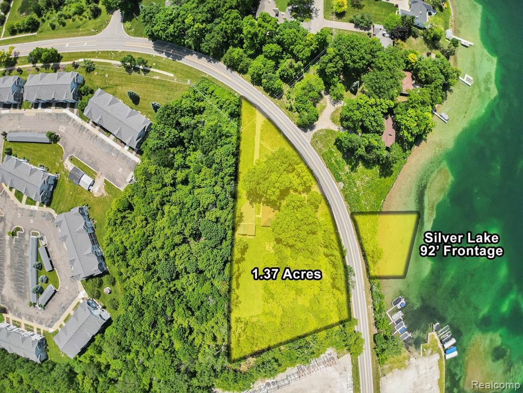 3382 W Silver Lake Road