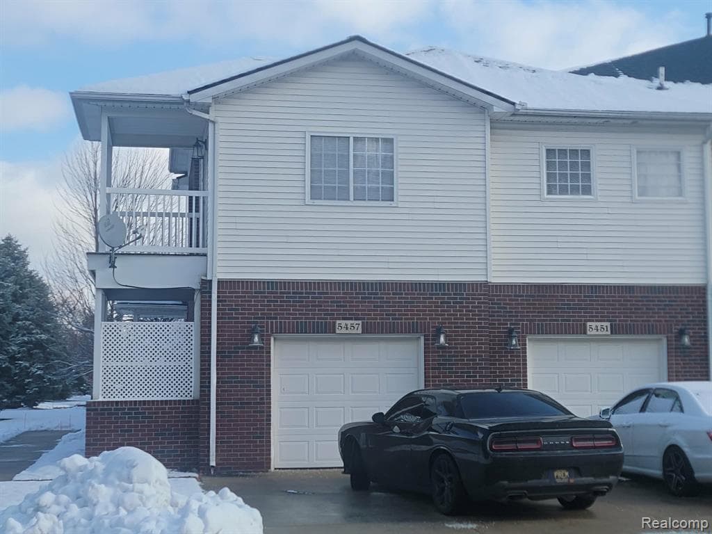 5457 Twin Oaks Drive