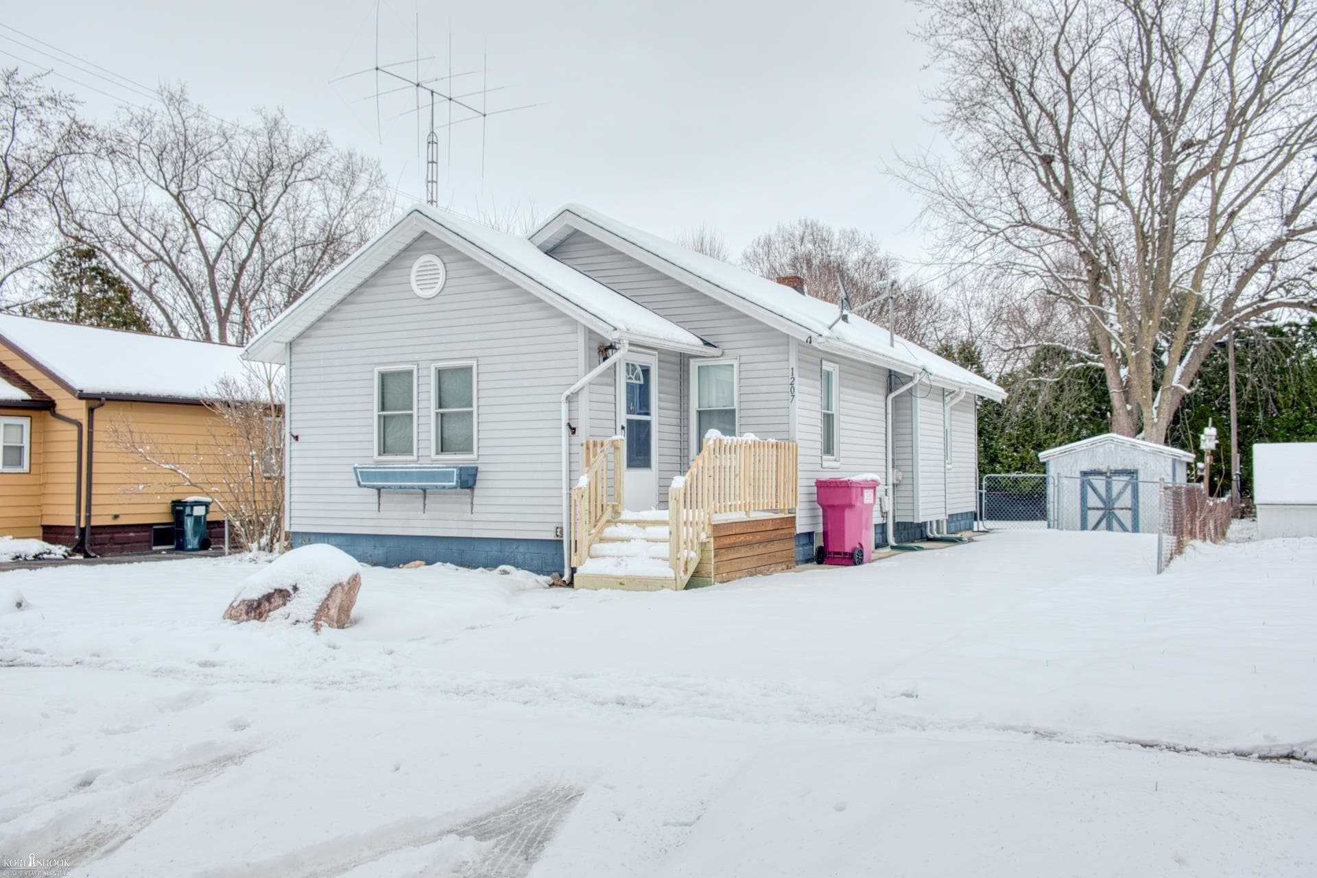 1207 Broadway Avenue