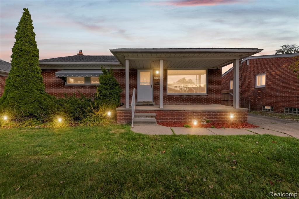 24894 Johnston Avenue