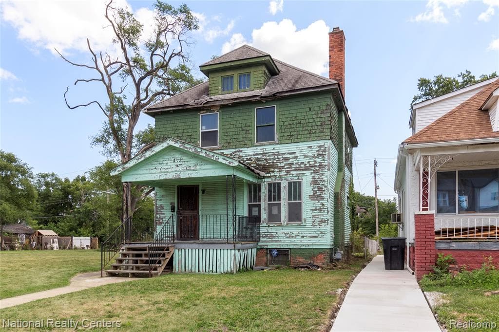 5327 Vancouver Street