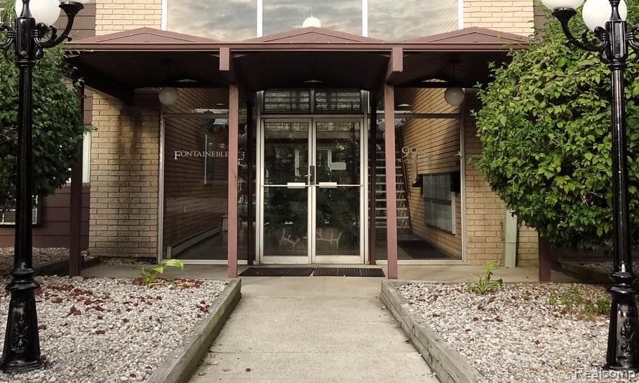 995 N Cass Lake Road 229