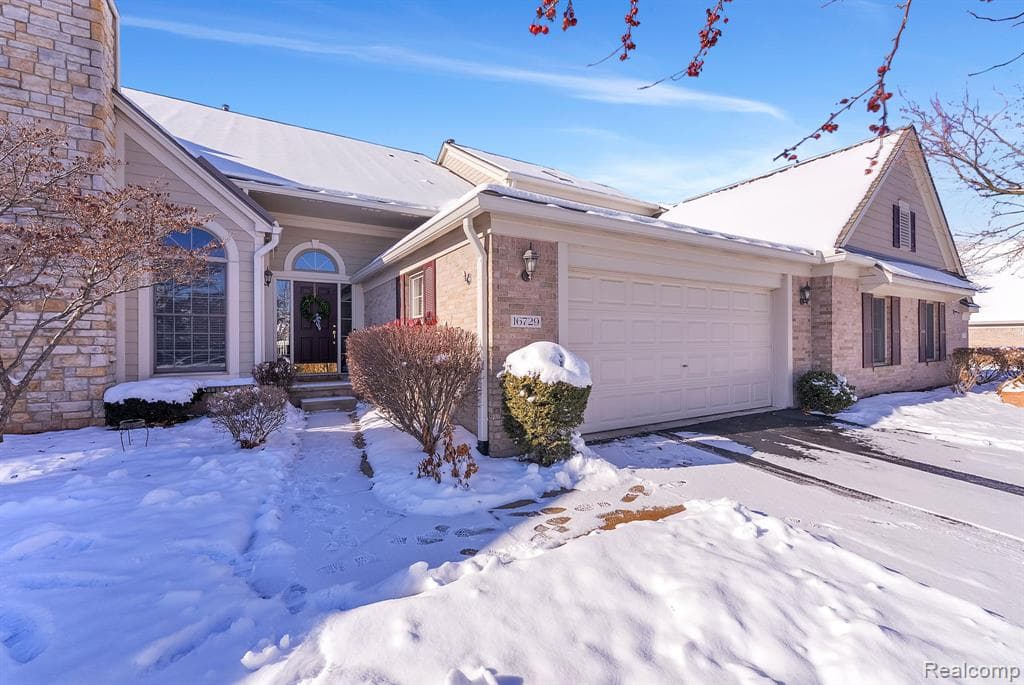16729 Lyonhurst Circle