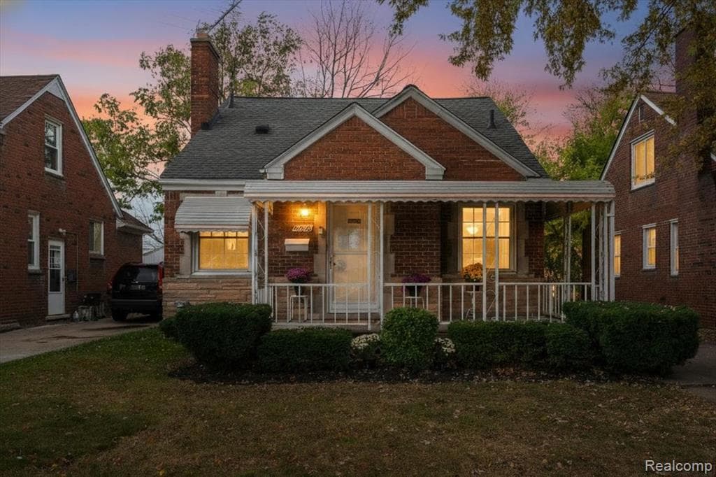 20920 Redmond Avenue