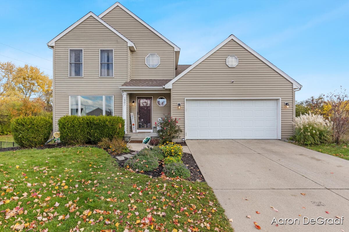 1903 Whistle Stop Drive