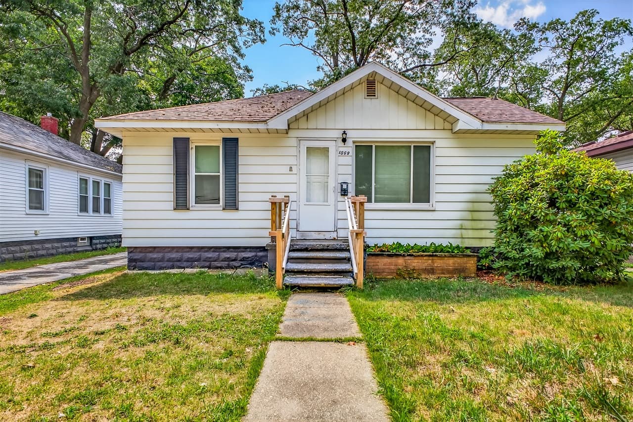 1069 McLaughlin Avenue