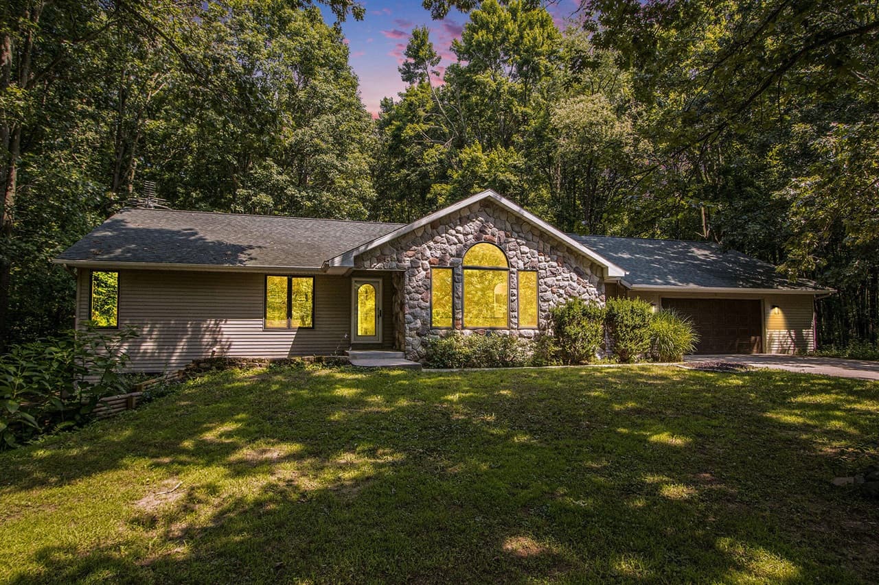 3537 Lake Ridge Lane