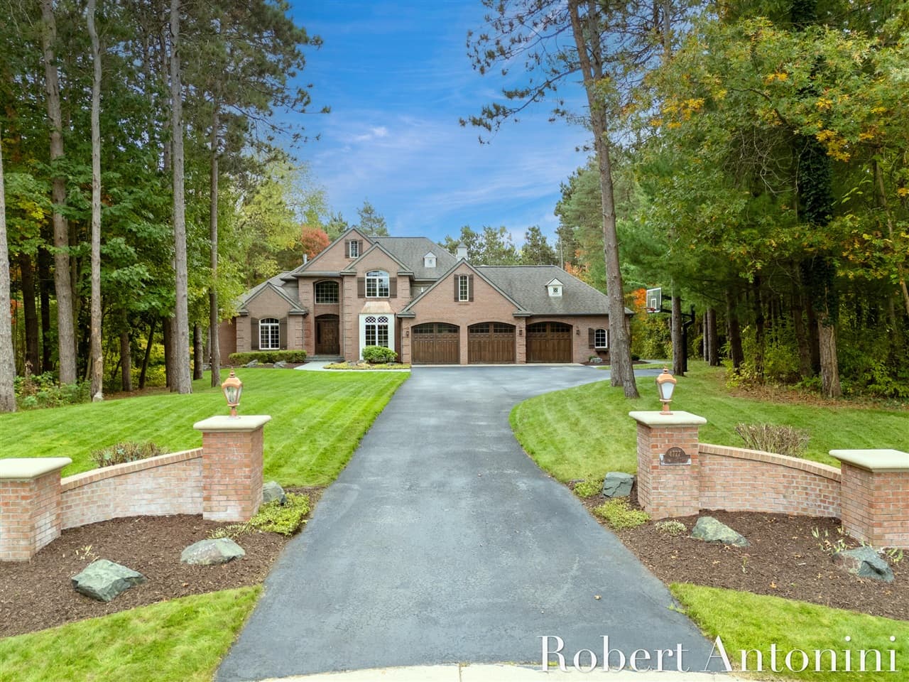 4777 Windcliff Drive