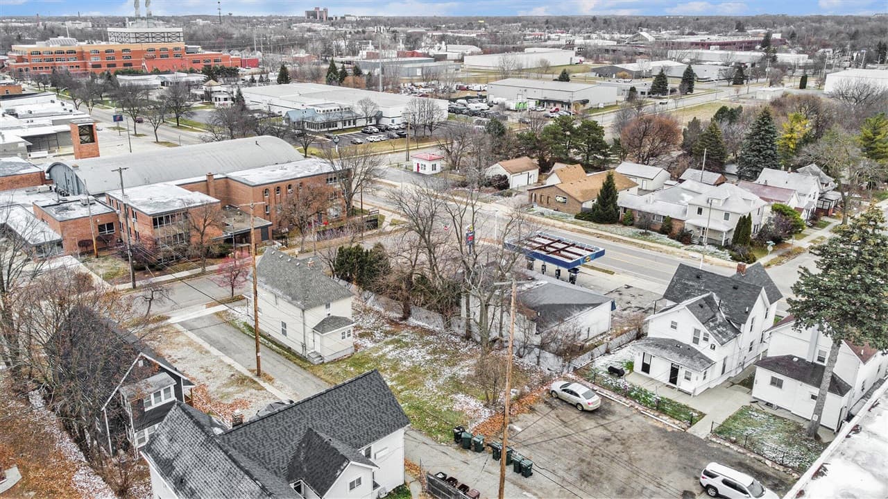 V/L Moores River Drive