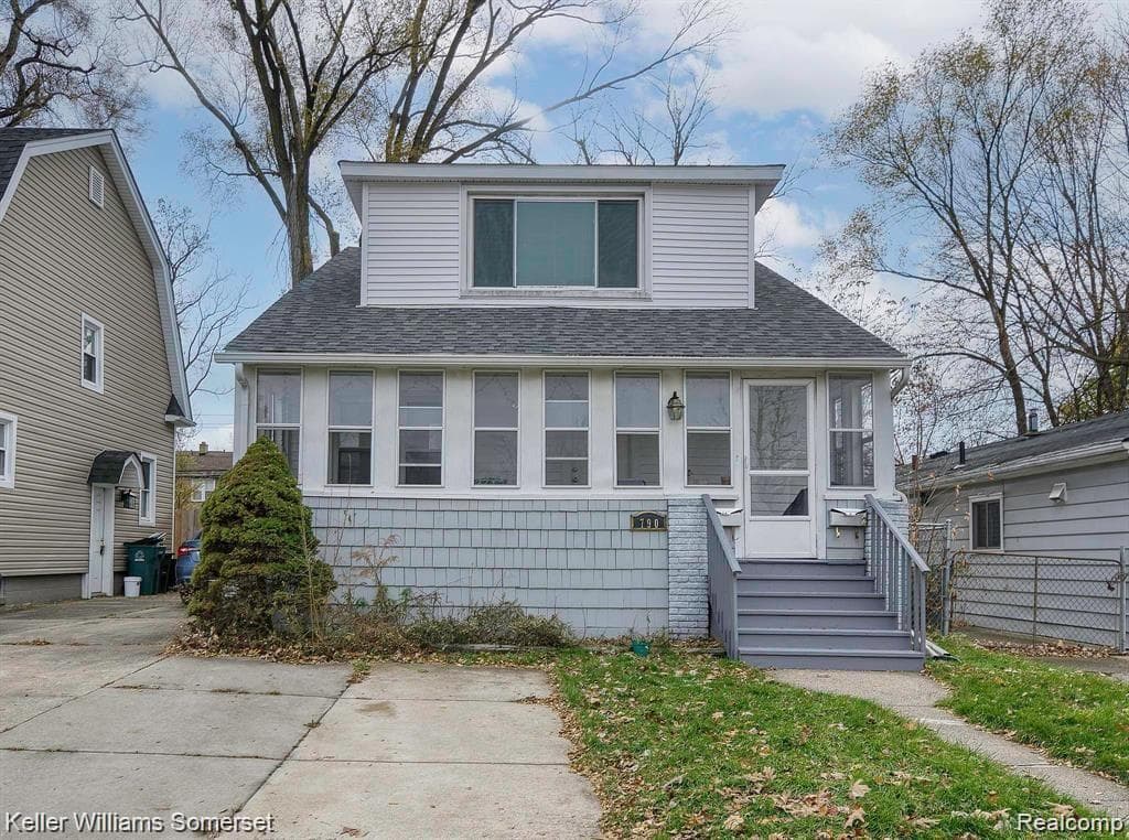 790 Jewell (upper) Street