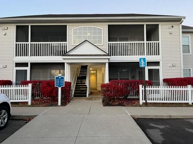 2652 S Knightsbridge