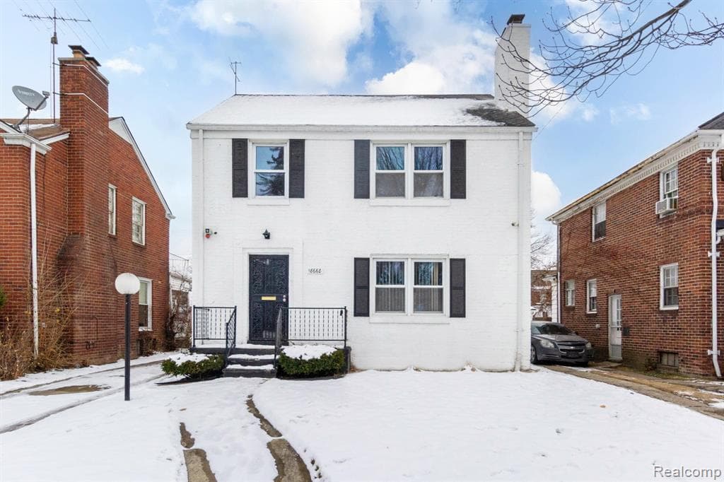 18668 Littlefield Street