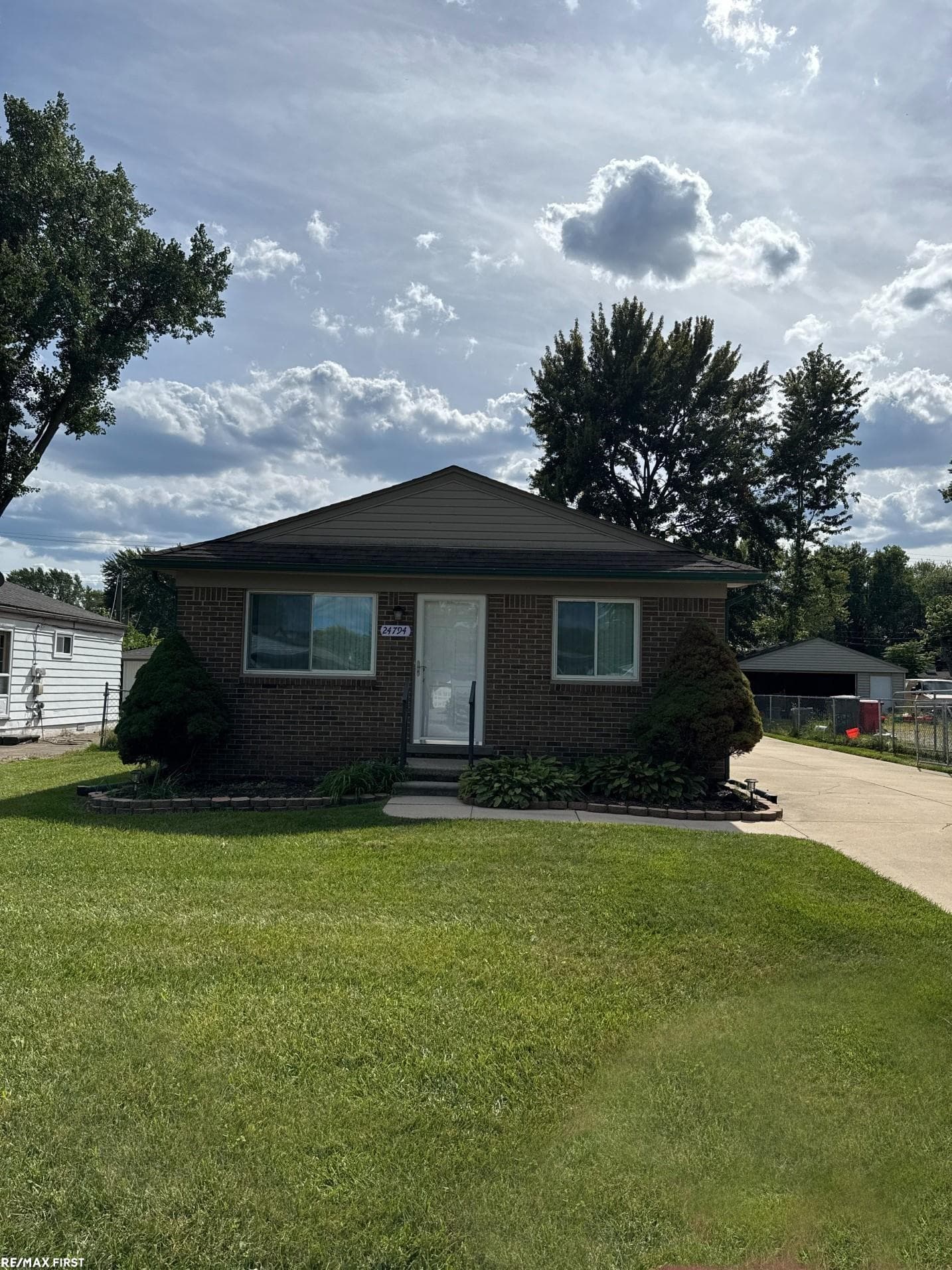 24794 Trombley Street