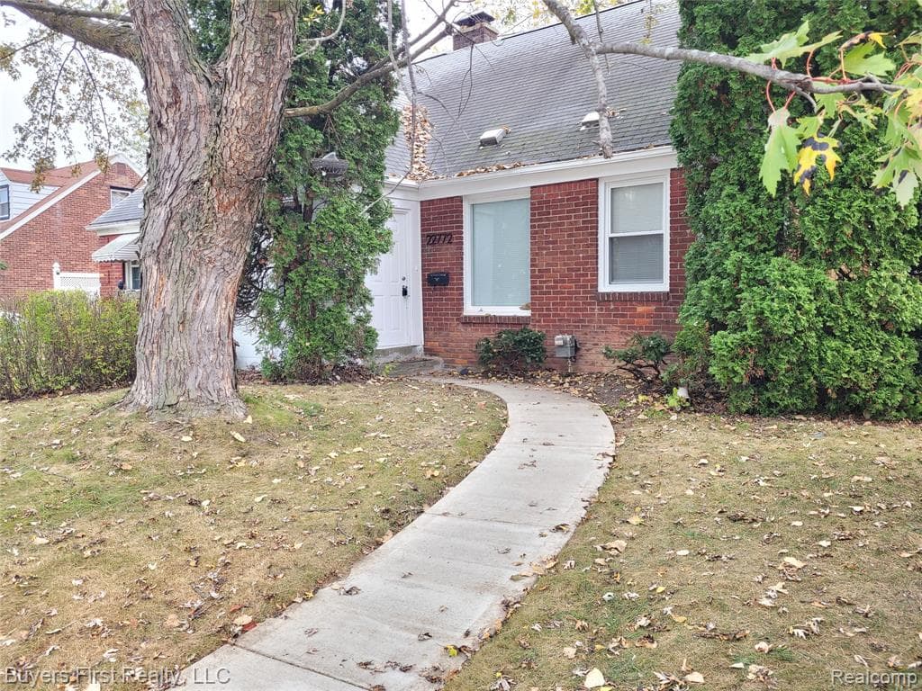 22772 Brittany Avenue