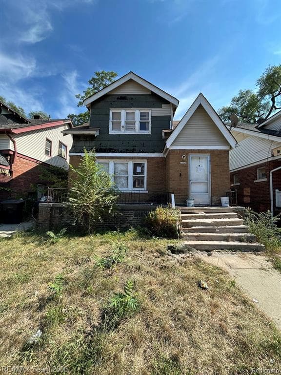 15818 Cherrylawn Street