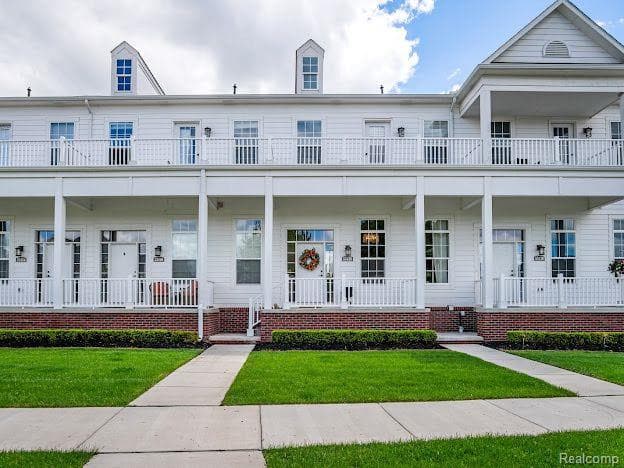 53558 CHAMPLAIN Street