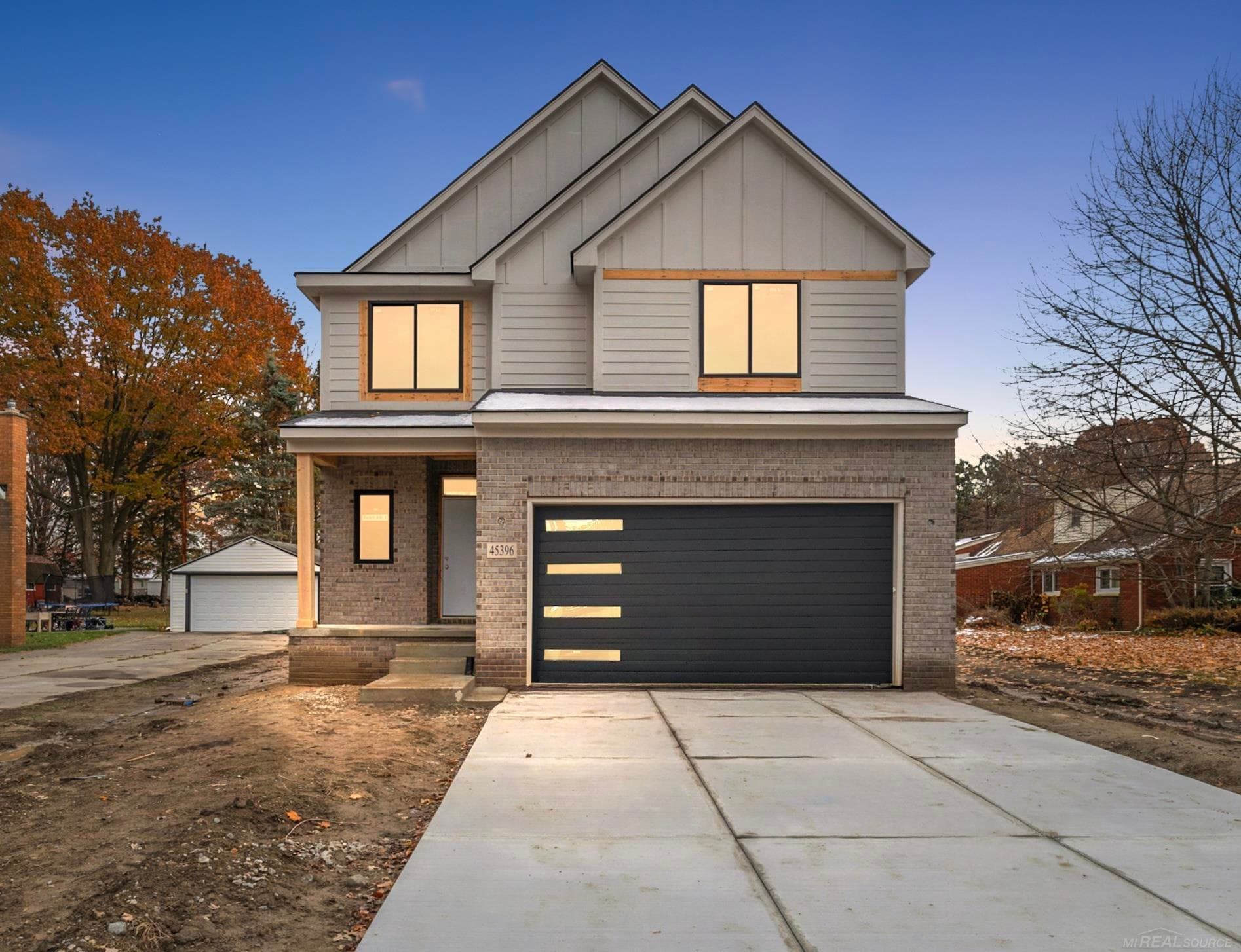 45396 Deneweth Street