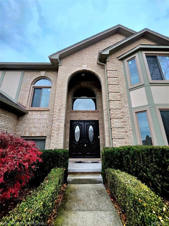 52921 Sawmill Creek Drive