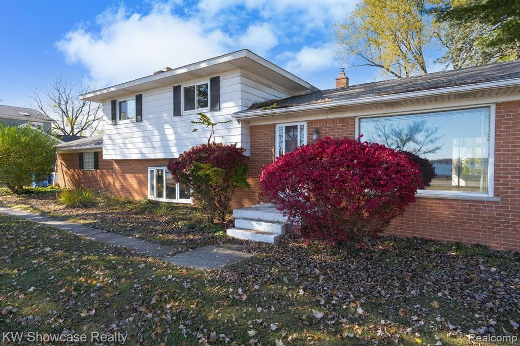 5274 Cooley Lake Road