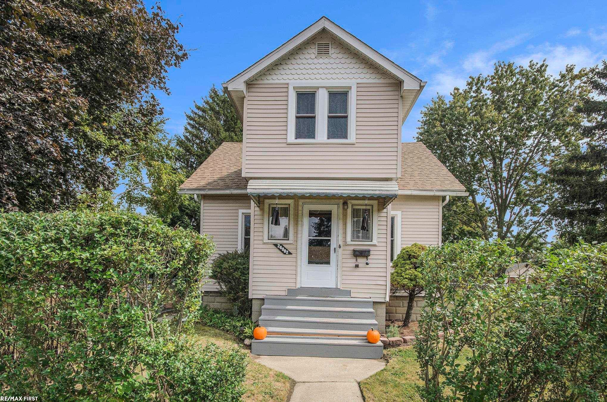 26082 Parkington Street