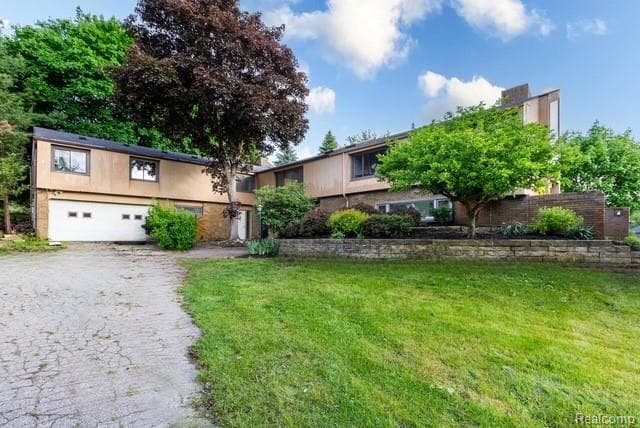 4554 MYSTIC HILLS Circle