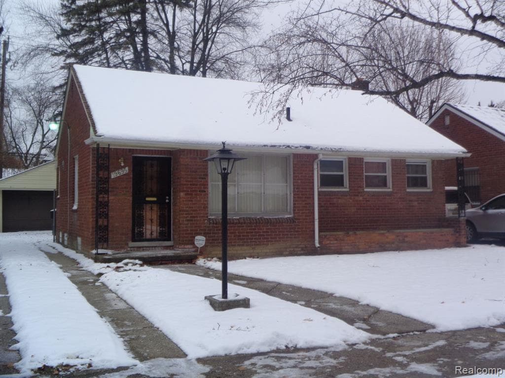 19695 Riverview Street