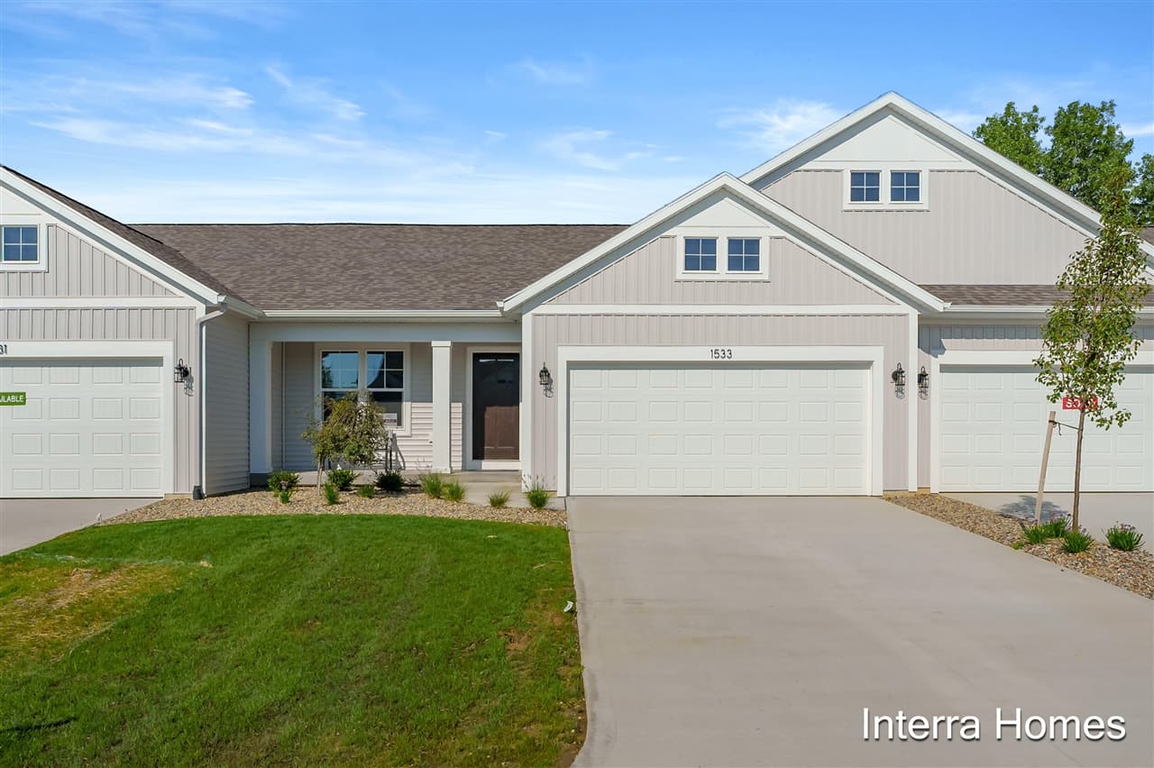 1533 N Village Circle