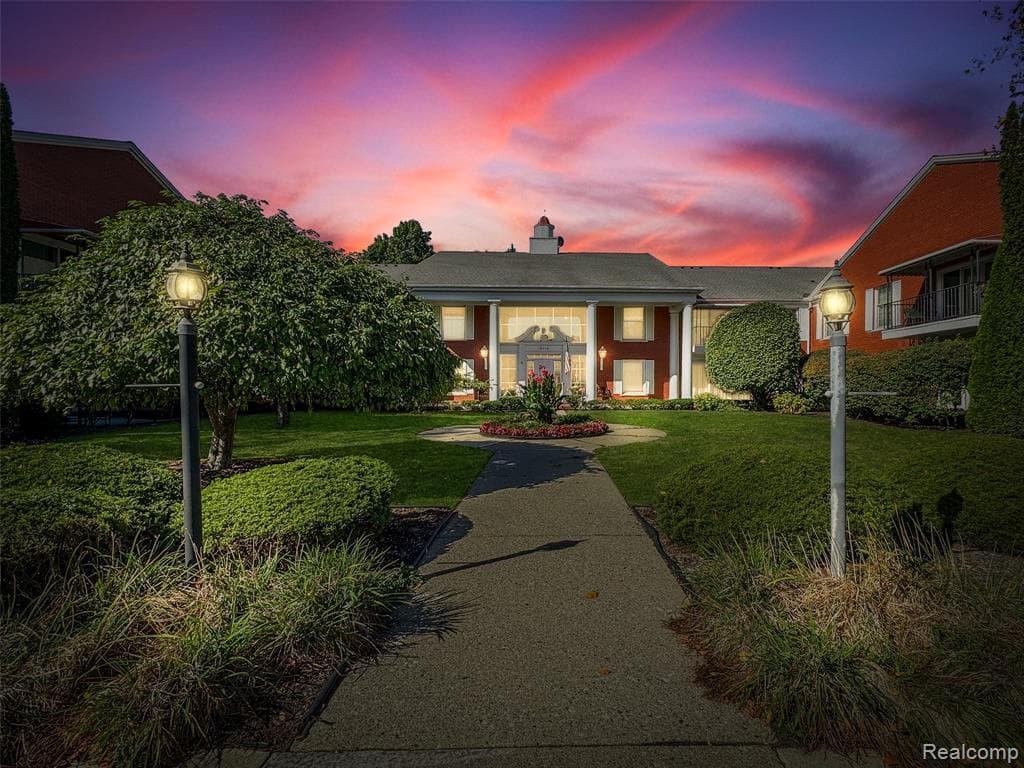 19710 W 13 Mile Road 108