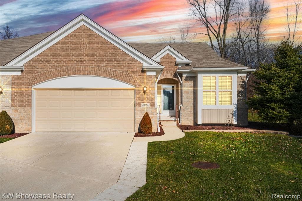 49714 Lakewood Street 33