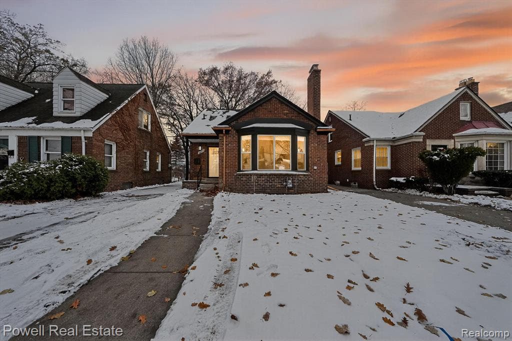 16575 Pinehurst Street