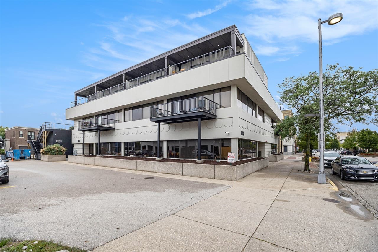 300 Washington Avenue 4