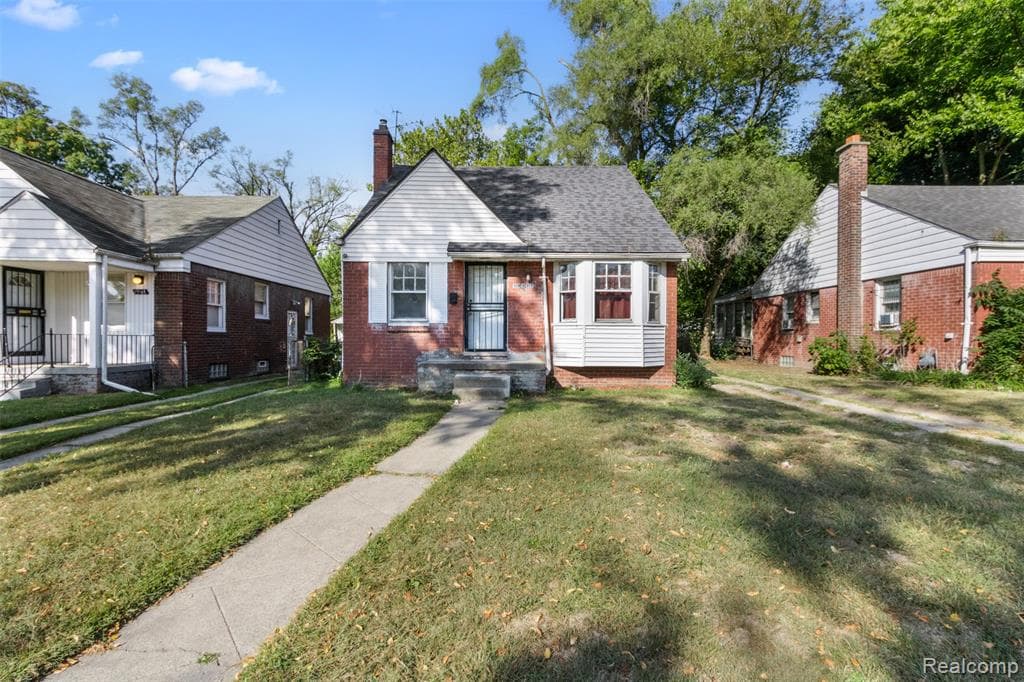 19177 Stahelin Avenue